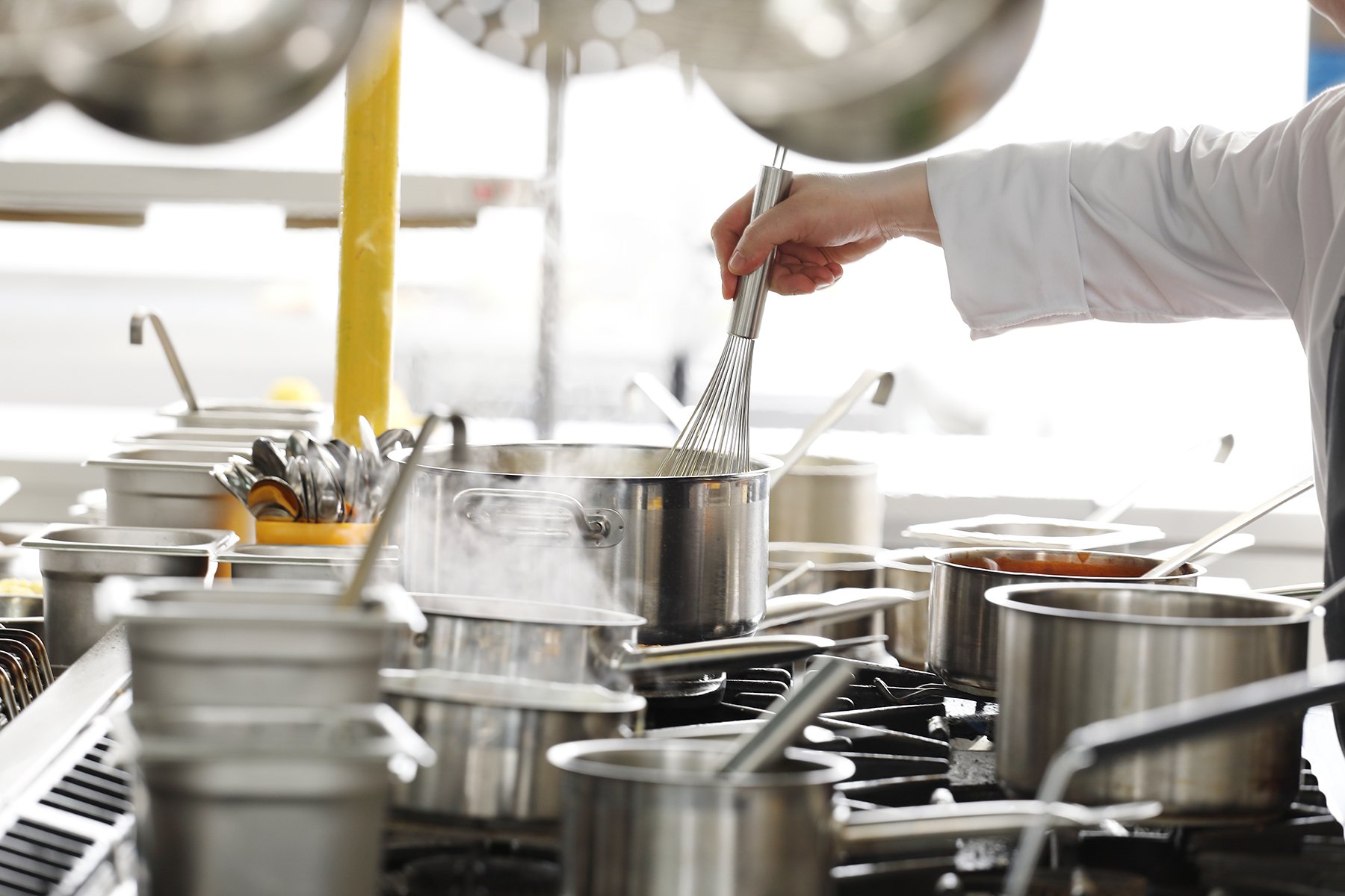SamTell-Blog-6-Restaurant-Kitchen-Design-Tips-for-Maximizing-Productivity