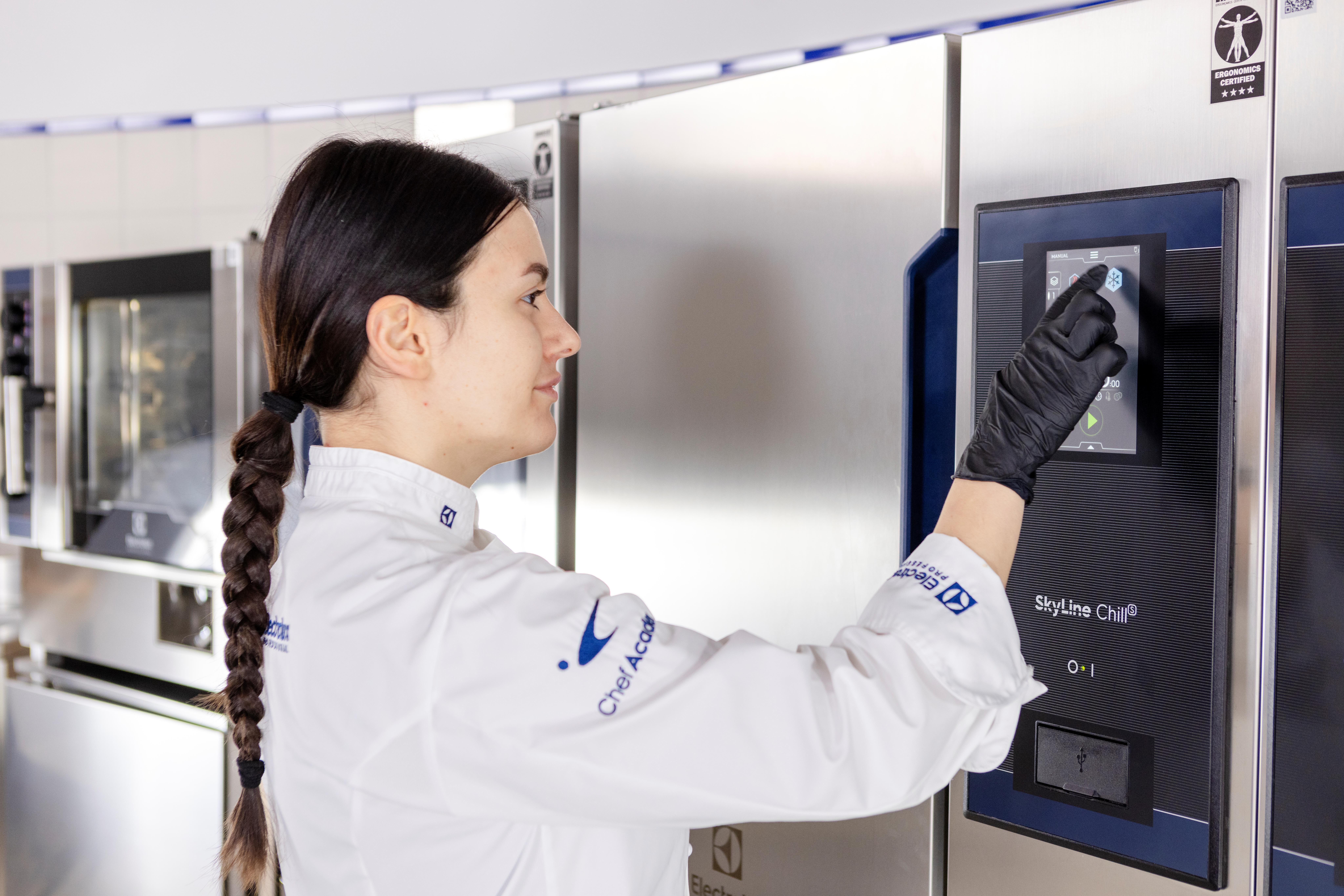 4 Benefits of Commercial Blast Chillers for Foodservice