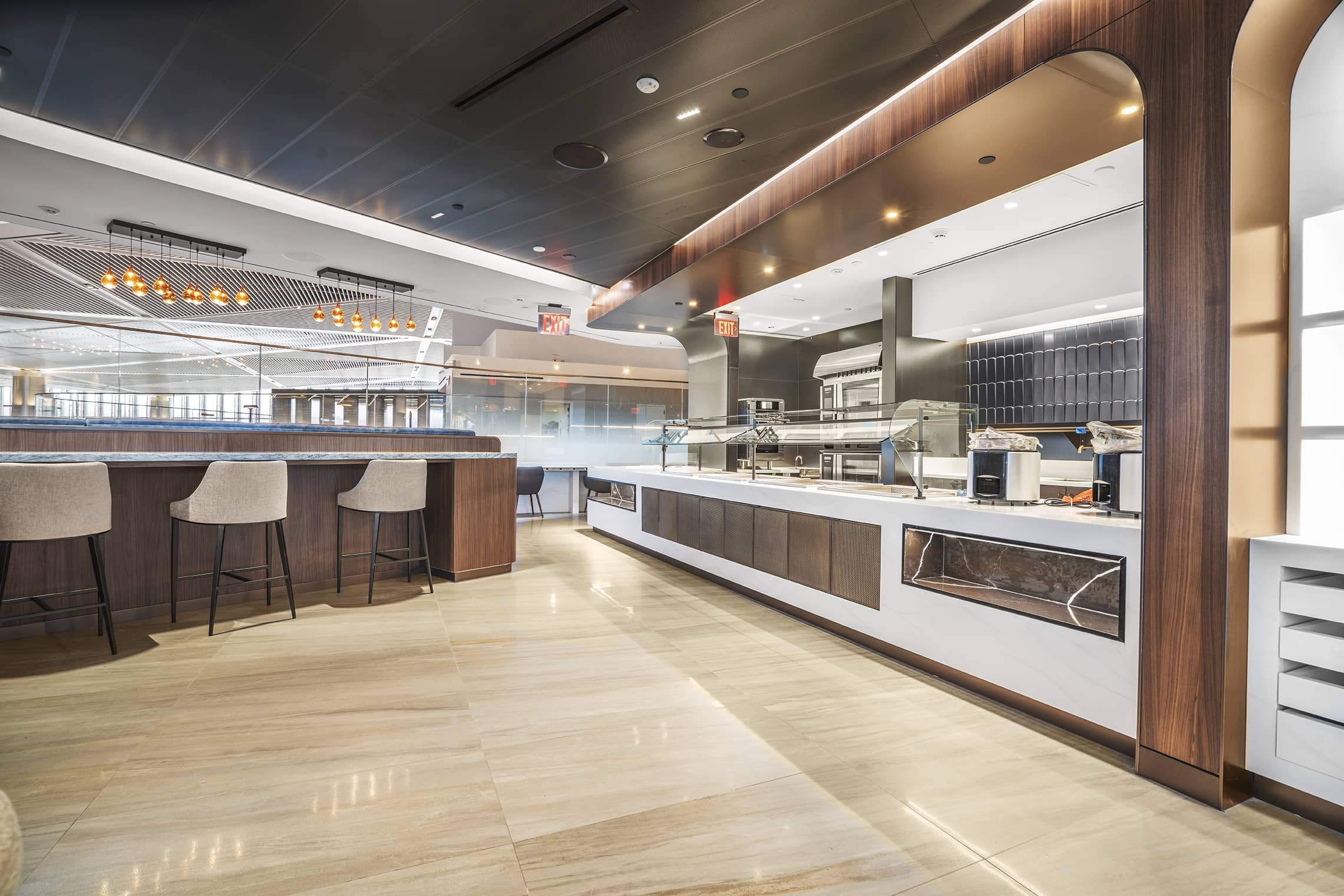 various screenshots of images from Delta Lounge website