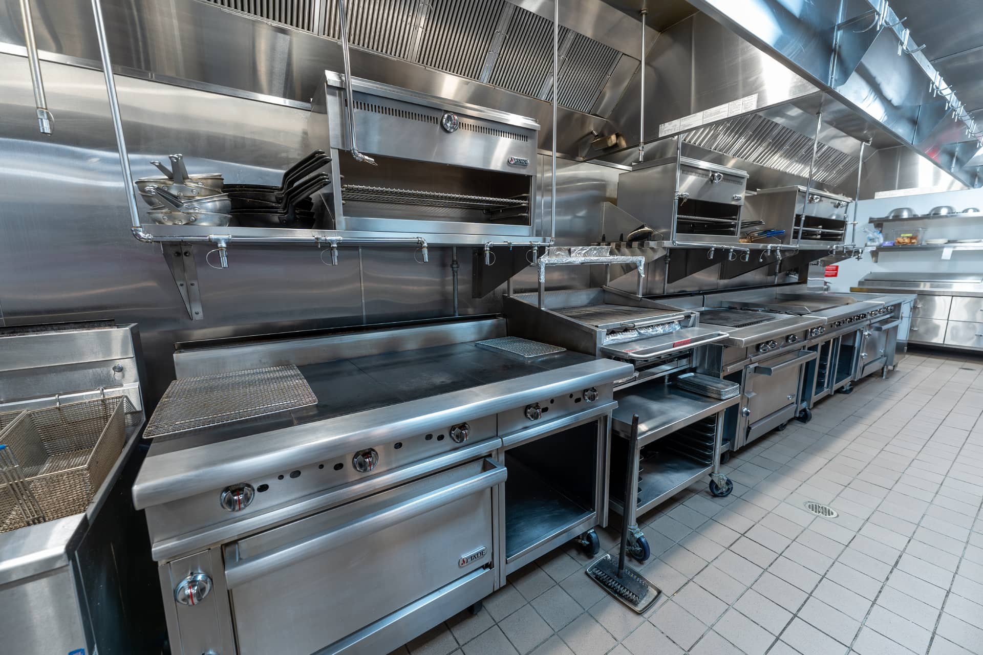 various screenshots of images from Pastis Miami website