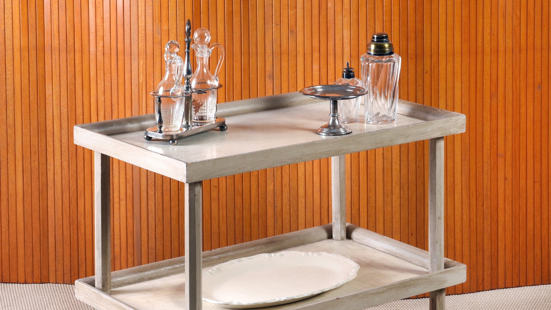 Choosing the Right Utility Cart for Your Commercial Kitchen